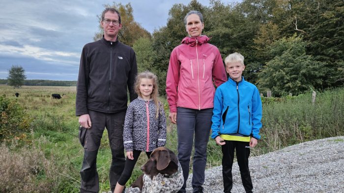 Annebeth Hoffmann, Klaus Andersen og deres to børn har stor interesse for naturen. De har længe ønsket at bidrage til at bevare og forbedre den danske natur. Og nu får de muligheden. ”Vi er meget glade for, at Den Danske Naturfond støtter vores projekt. Vi håber at kunne bidrage til en forøgelse af biodiversiteten i Vordingborg Kommune og glæder os til at følge udviklingen over de kommende år,” siger Annebeth og Klaus.